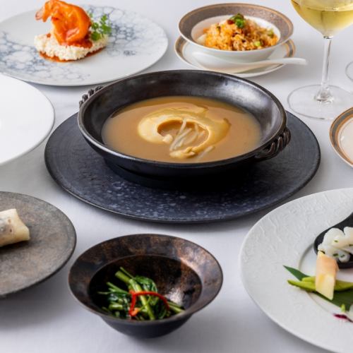 <요시 코스> 긴자 나나요시 명물 후카힐레 모습 조림, 큰 새우 칠리 소스, 베이징 오리 등 호화 10접시