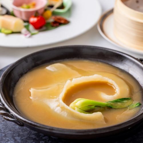 <토, 일, 공휴일 한정> 【김채 점심 코스】 황금빛과 화려한 색채.사치스럽고 마음 설레는 포상 점심