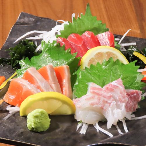 【豊富なアラカルトメニュー】一品料理や焼き物、肉刺しなどの定番料理も多数ご提供しております！