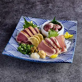 【当店名物】鶏刺し三種盛り合わせ