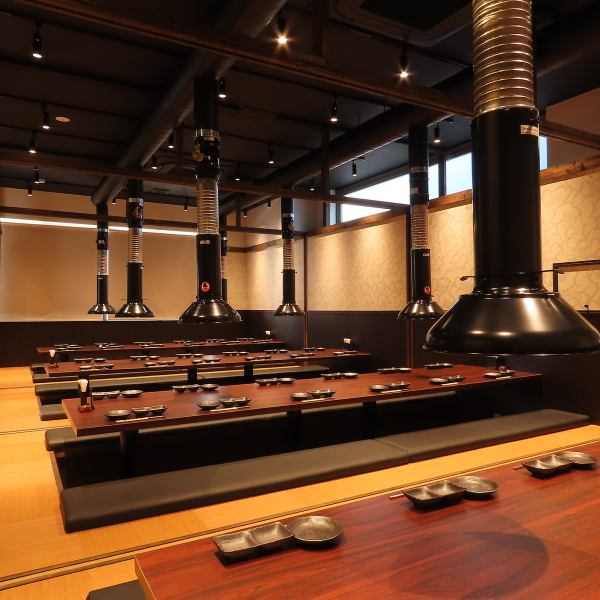 【宴会場50名様までご利用可能！掘りごたつでゆったり】1部屋7名～13名様までご利用可能！4部屋あり結合して最大50名様でのご利用も可能です！掘りごたつ席となっており足をおろしてくつろげます♪