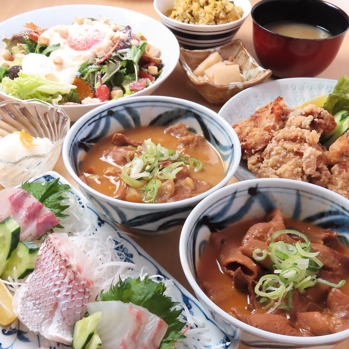 人気のホルモン定食や馬ホルモン定食、おつまみや単品料理もご用意しております♪
