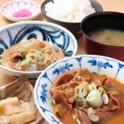 馬・豚ハーフ＆ハーフ定食