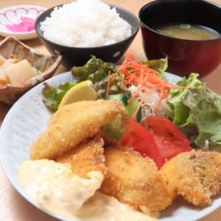 ミックスフライ定食