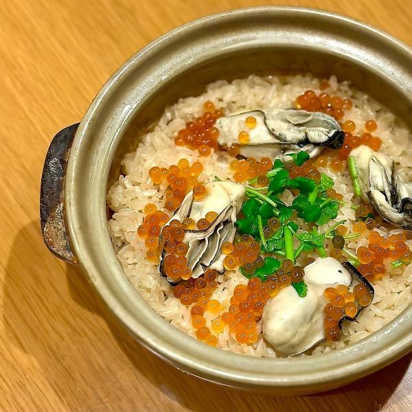 【季節もの】牡蠣とイクラの土鍋飯