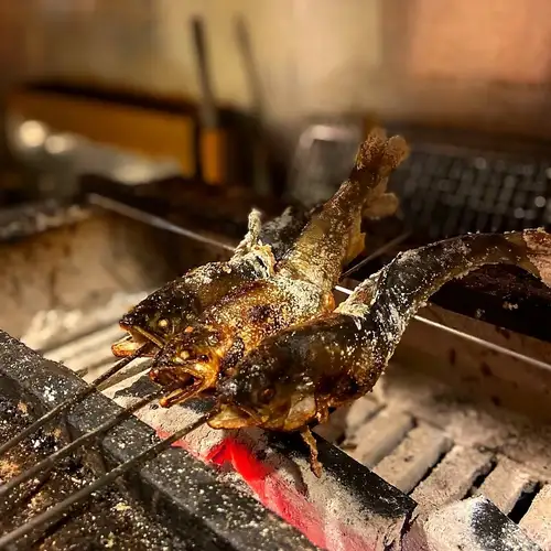 【こだわり】炭火が引き出す旨み