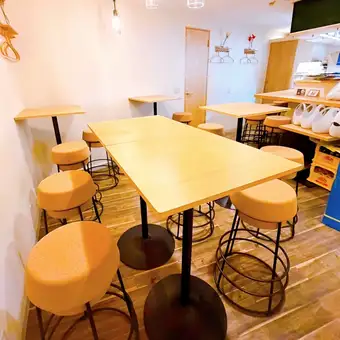 Table for 4 people