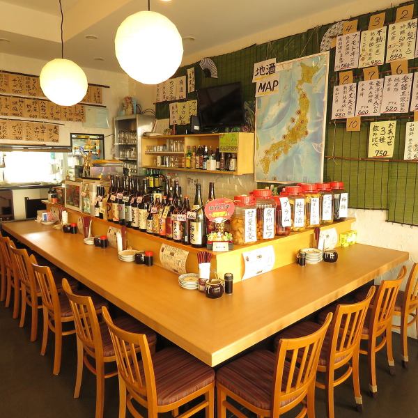 The restaurant has 10 counter seats, making it perfect for a quick drink after work by yourself or for a drink with friends.We have a wide selection of carefully selected local sake from all over Japan and carefully selected brand shochu available every day, so please enjoy your favorite drink with fresh seasonal fish dishes and Noborito Falls' proud homemade snacks.