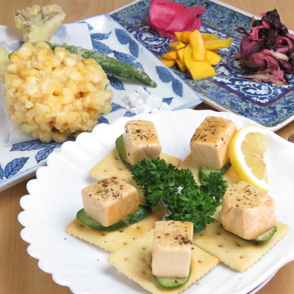 Noborito Falls is proud of its "Today's Recommended Menu" and "Homemade Snacks" made with seasonal ingredients.
