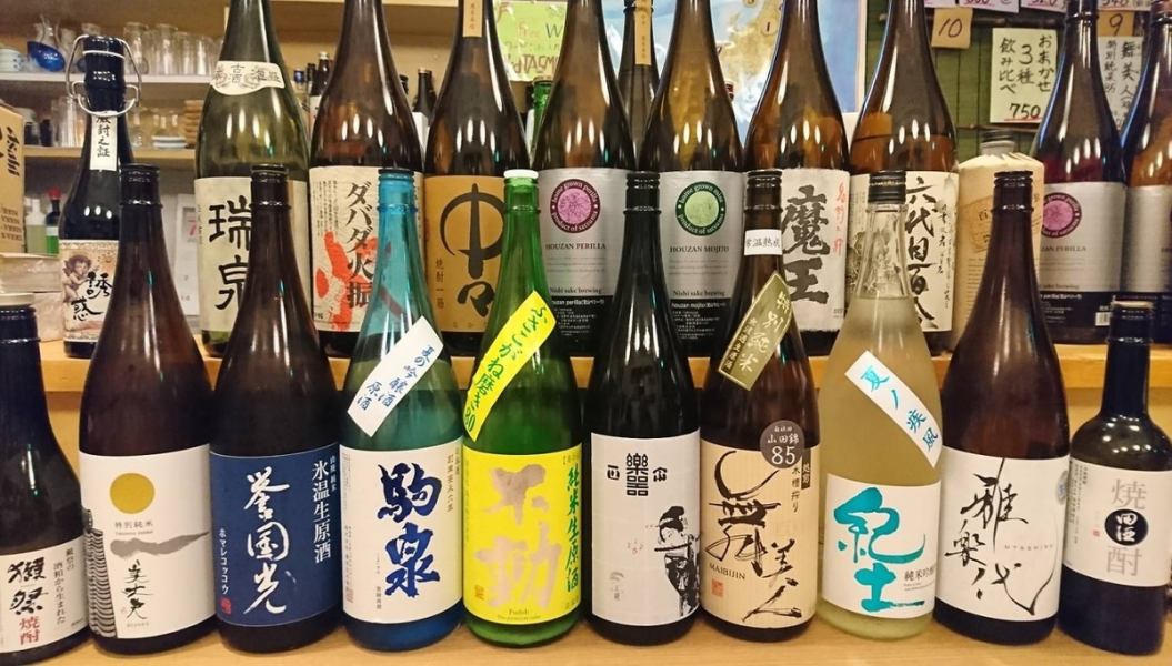 We always have more than 8 types of local sake from all over Japan available! We also offer a 3-type tasting menu for 750 yen!