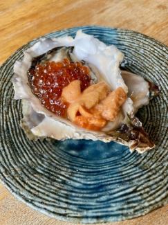 [Oysters] Raw oysters topped with sea urchin and salmon roe