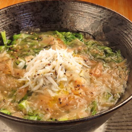 Warm salad of whitebait and chrysanthemum served in soup