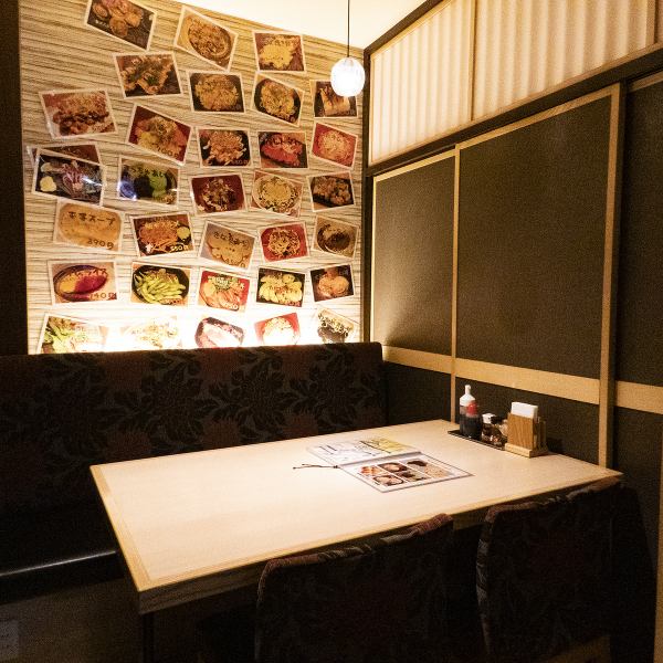 【完全個室あり！12名様までOK】ちびすけ“初”の完全個室！4名様個室を3部屋ご用意。扉を外せば最大12名様でのご利用も可能。人気のお席になりますので、ご予約必須！