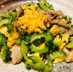 Goya Chanpuru / 炒豬肉和菠菜各一份