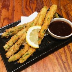 炸蘆筍/天婦羅魷魚乾/炸石膏各一個