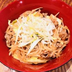 豬肉泡菜蓋飯/烤肉蓋飯/親子蓋飯各一個