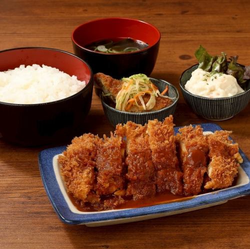 デミチキン定食