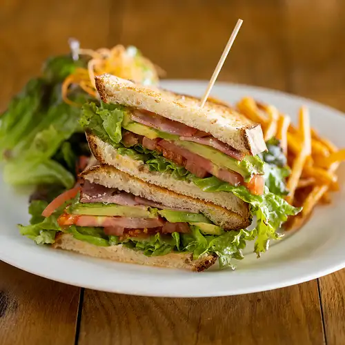 BLTA サンドウィッチ