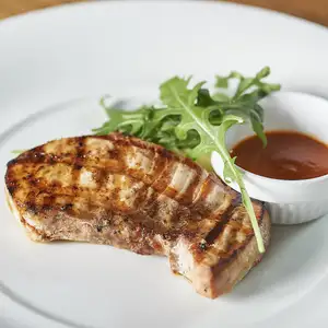 メカジキのグリル フレッシュトマトとオリーブのソース