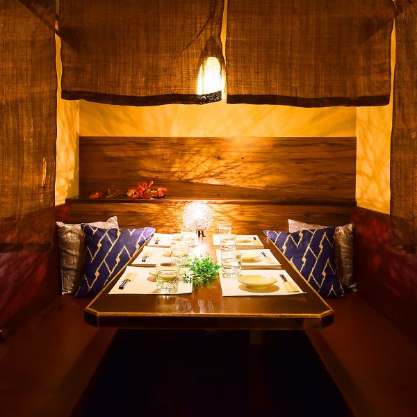 《安城駅前×個室居酒屋》ゆったりお寛ぎいただける個室空間をご用意…。会社宴会・飲み会の他、女子会・誕生日会などプライベート利用も大歓迎◎当店自慢焼き鳥・野菜巻き串を個室でごゆっくりとお楽しみください♪各種お祝いにメッセージ入りデザートプレートもおすすめです☆安城駅周辺で個室居酒屋なら当店で!!