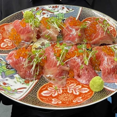 和牛炙り肉トロすし　2貫