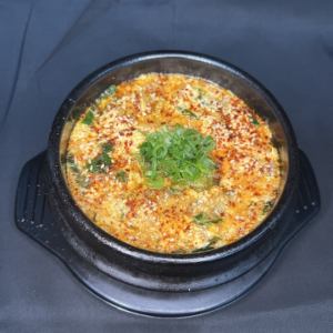 いる特製ユッケジャンスープ