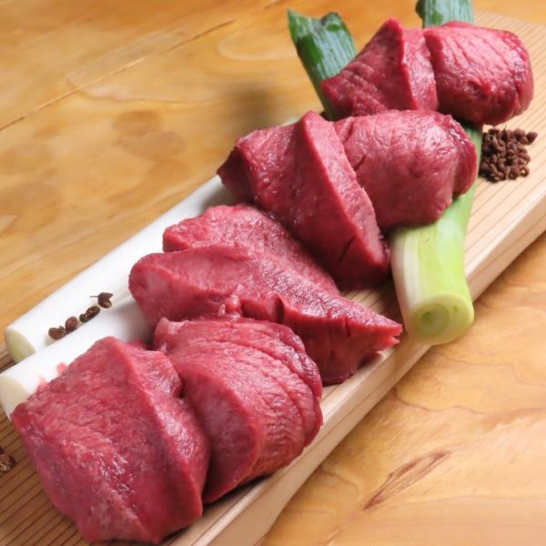 Assorted thick-sliced beef tongue