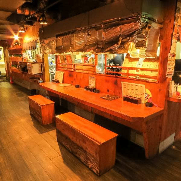 We also have a counter seat so it is perfect when you speak with one person or a small group ☆ It is an atmosphere that you feel free to enter ♪