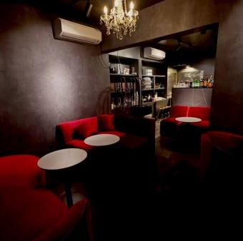 【貸切 15×1】当店では、最大15名様までの貸切を受け付けております!電子タバコのみ喫煙が可能です◎当店の貸切をご希望の際は、お気軽に当店までお問い合わせください。ご友人と一緒に楽しいひとときを過ごし、特別な時間をお楽しみいただけること間違いなしです。ぜひご利用をお待ちしております!