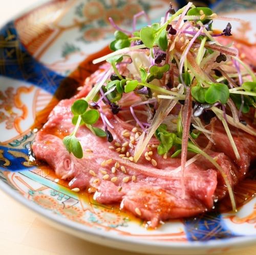 "Meat sashimi" served fresh