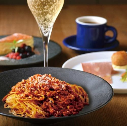 コースのパスタはすべて選んでいただけます。パーティーや記念日利用、女子会にもピッタリ