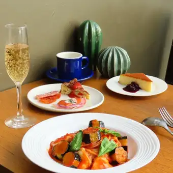 ★Essence Course / Choice of pasta and 3 kinds of appetizers / Includes welcome drink, after-meal coffee and dessert