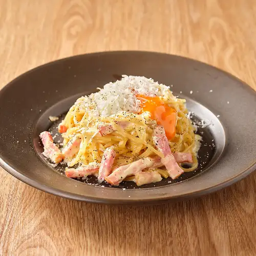 Carbonara with a soft-boiled egg