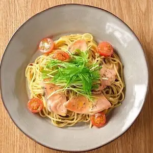 サーモンと水菜のペペロンチーノ