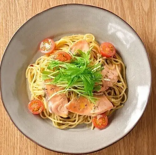 Salmon and mizuna peperoncino