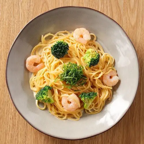 Shrimp and broccoli in mentaiko cream sauce
