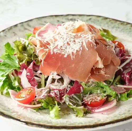 Prosciutto salad with honey mustard dressing