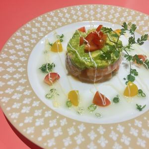 サーモンアボカド