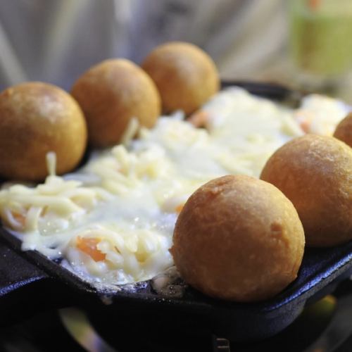 サーモンとエビのチーズフォンデュ