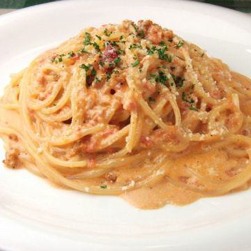 Raw sea urchin spaghetti