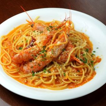 Natural shrimp tomato cream spaghetti