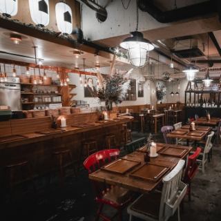 カウンター席8席をご用意