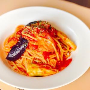 ベーコンとなすのトマトソース