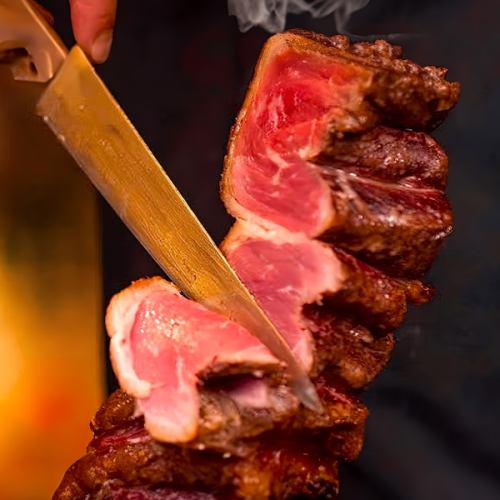 【人気No.1☆】シュラスコ・肉寿司・ローストビーフ・ラクレットチーズなど当店自慢の逸品をご用意♪