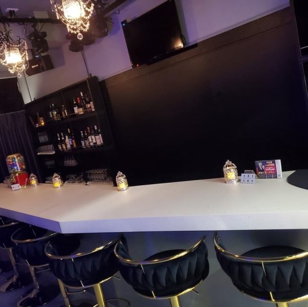 お子さまでも驚きとワクワクを体験できるマジックをご用意しております！事前にご予約頂ければ、ランチタイムの営業も可能のため、ぜひお気軽にお問い合わせください。また、カップルのデートにもおすすめです！大切な人との大切な瞬間をぜひ当店で♪