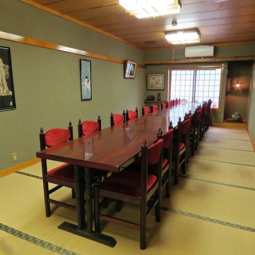 <p>The second floor of the store is a spacious private room, which is ideal for banquets.The floor can be reserved, so please contact us by phone as soon as possible.</p>