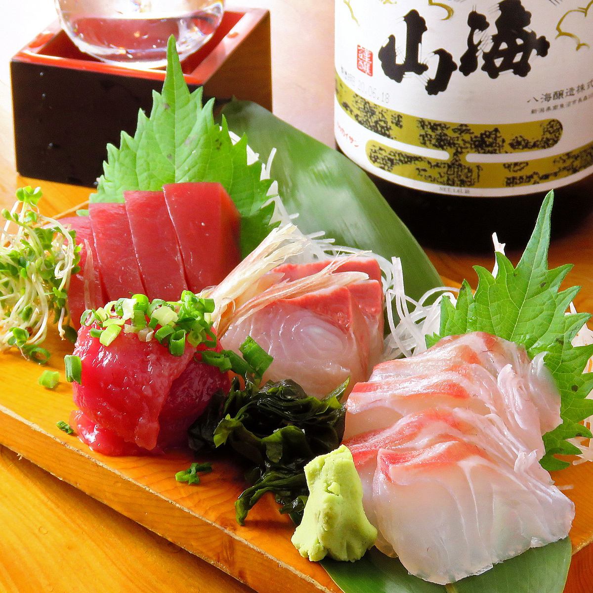 Serving fresh fish procured every day as a platter of sashimi
