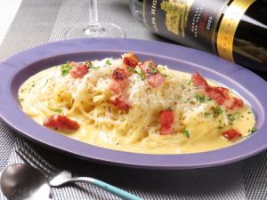 Carbonara with cream sauce