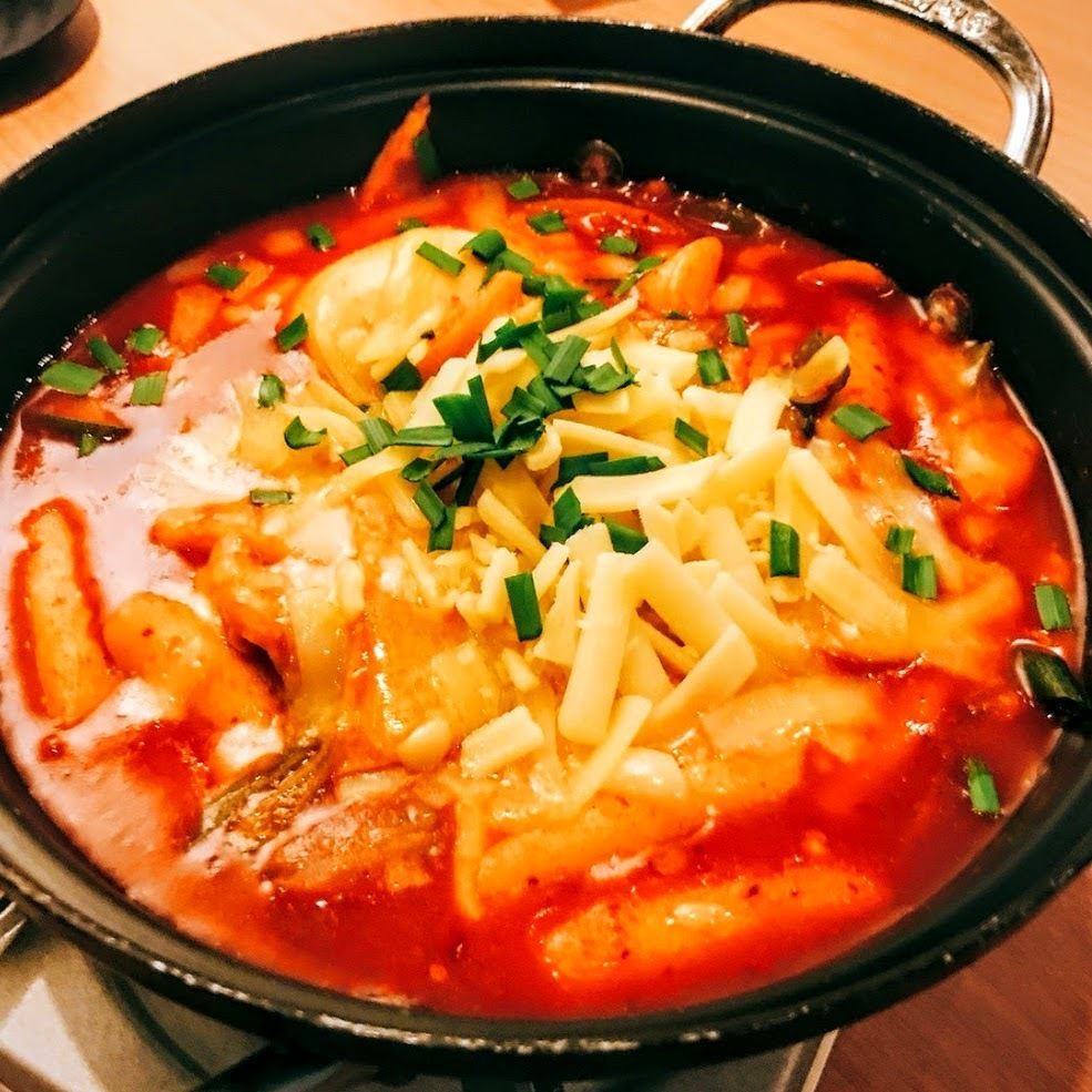 韓国の夜市のような活気あふれる横丁に合計5軒の専門店が登場♪