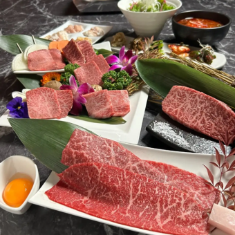 烤肉 Mari [正宗套餐] 6,000 日元，附伊万裡牛肉拼盤 5 件等 *如果想要無限暢飲，+1,500 日元